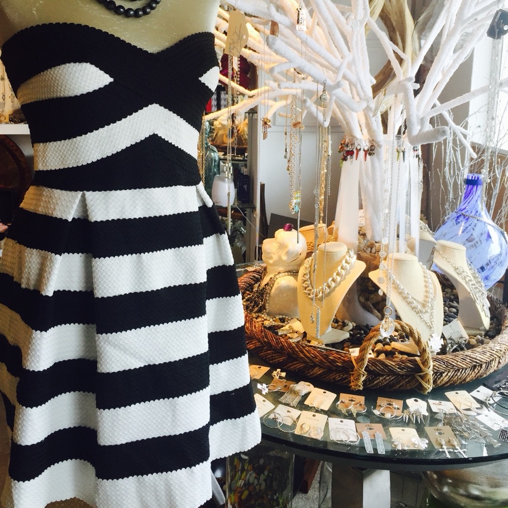 Black n white strapless mini dress